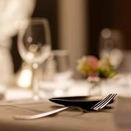 Le Grand Cerf Hotel *